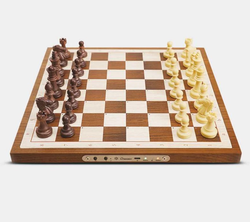 Умный шахматный комплект. Chessnut Air